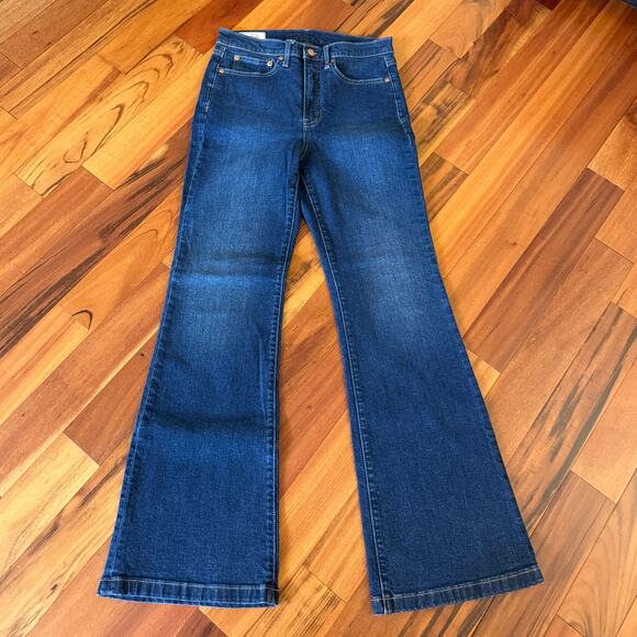 GAP, Size 28 6S- 70's Flare Hi Rise Dark Wash Zip Close 30" Inseam - Picture 1 of 5